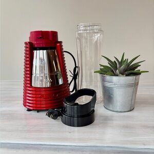 NWT Red BELLA Linea Sport Rocket Blender with 20oz To‑Go Cup.